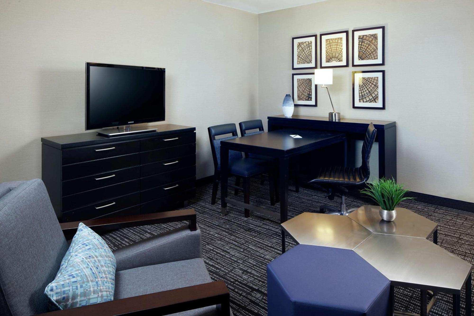 Hotel Embassy Angeles - International Airport/north