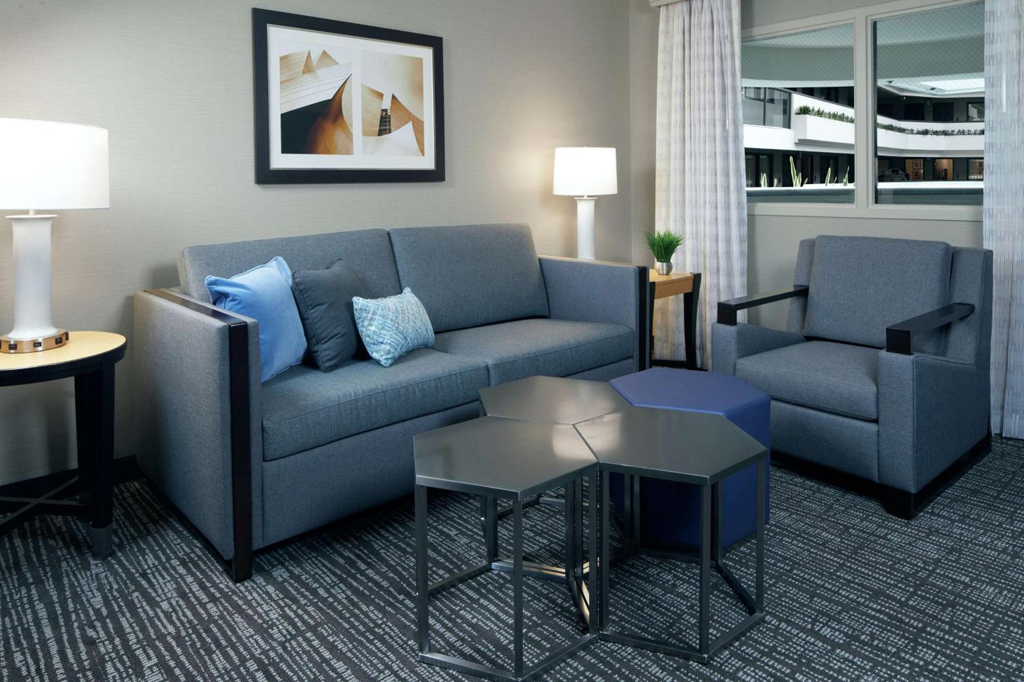 Hotel Embassy Angeles - International Airport/north