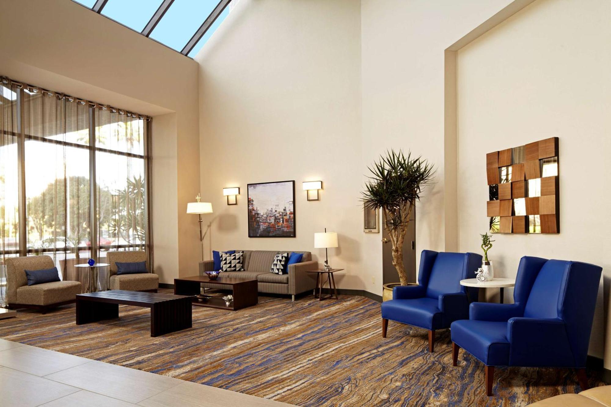 Embassy Angeles - International Airport/north