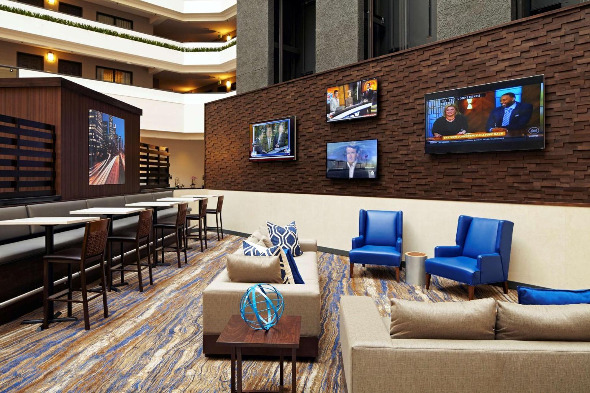Embassy Angeles - International Airport/north