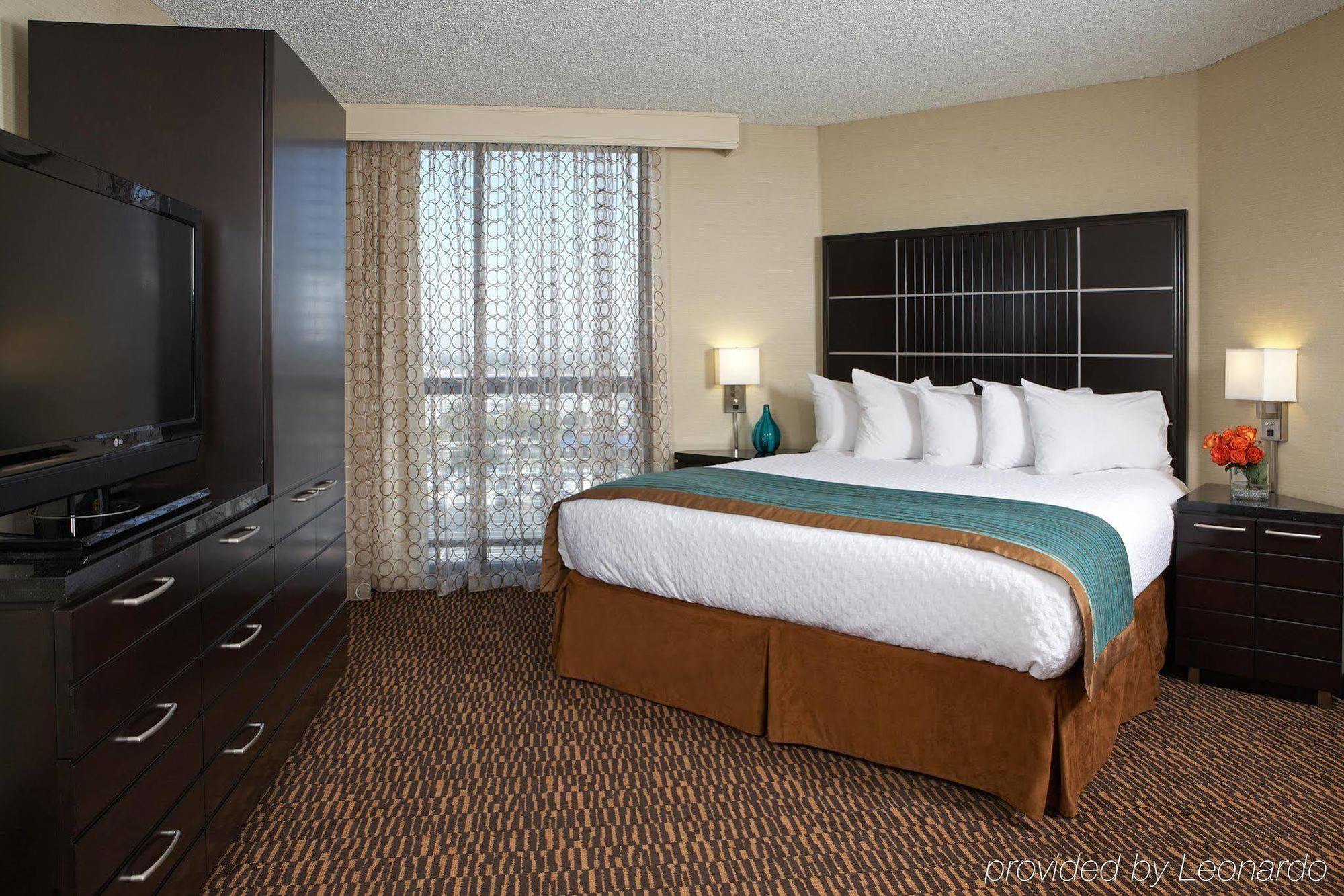 Embassy Angeles - International Airport/north 3*